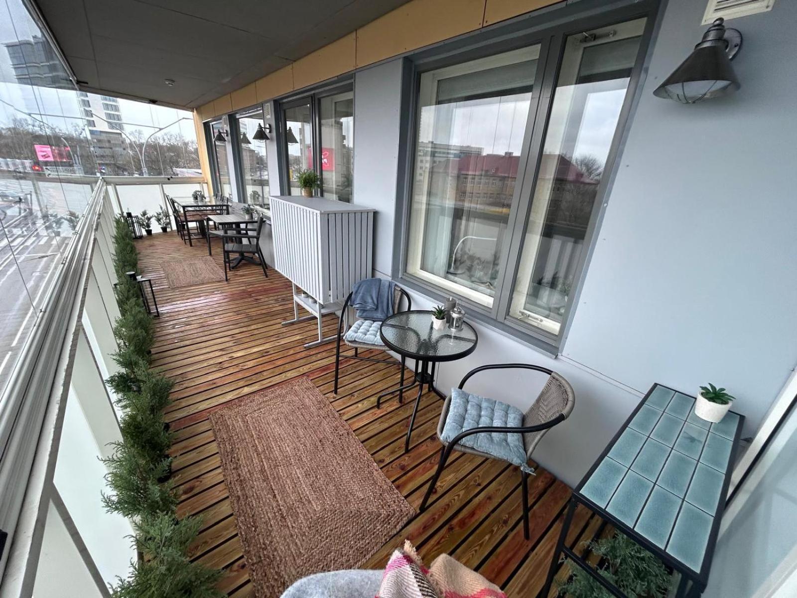Stella'S Apartment - City Center - Free Secure Parking - Big Sun Terrace - Air Conditioning - Wifi - Tram To The Tallinn Bus Station And Old Town المظهر الخارجي الصورة
