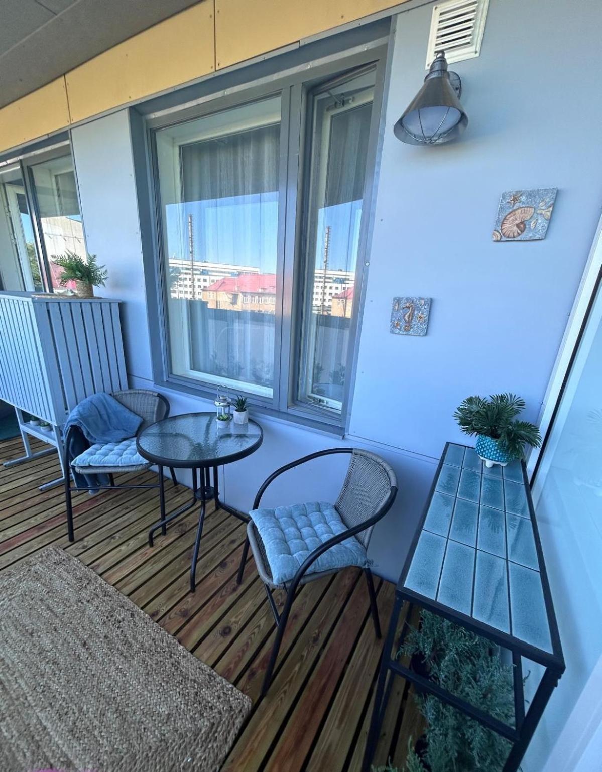 Stella'S Apartment - City Center - Free Secure Parking - Big Sun Terrace - Air Conditioning - Wifi - Tram To The Tallinn Bus Station And Old Town المظهر الخارجي الصورة