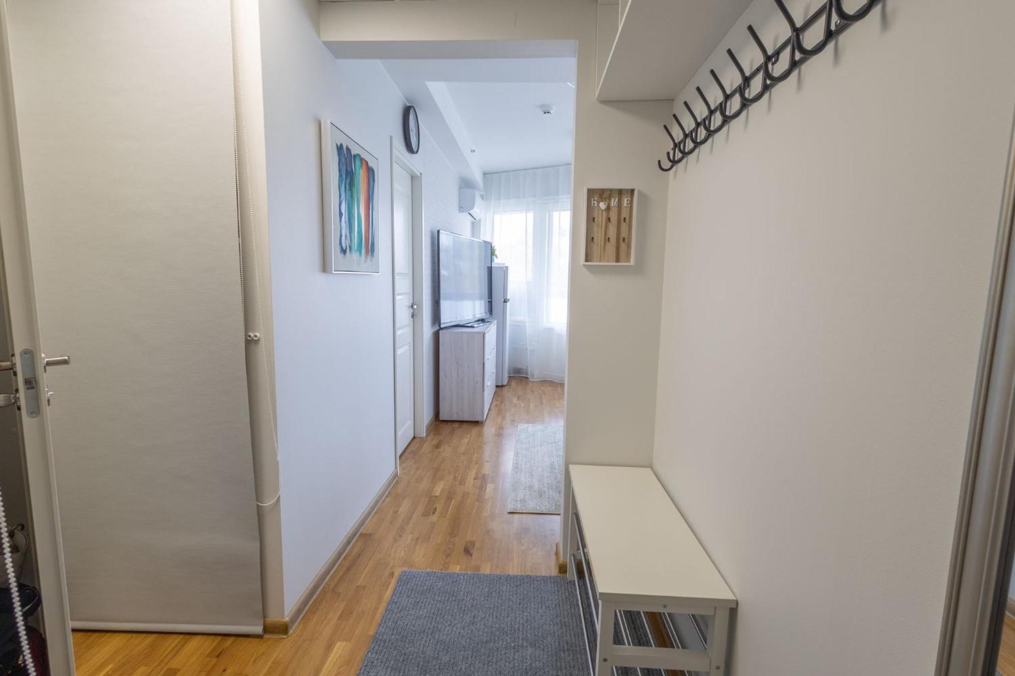 Stella'S Apartment - City Center - Free Secure Parking - Big Sun Terrace - Air Conditioning - Wifi - Tram To The Tallinn Bus Station And Old Town المظهر الخارجي الصورة